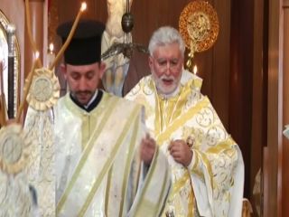 La cerimonia di consacrazione del quarto vescovo bizantino dell'Eparchia