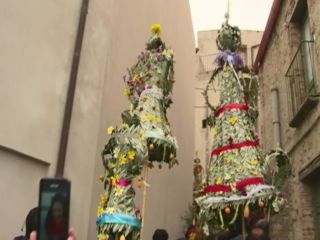 La costruzione delle Pupazze per la domenica delle Palme