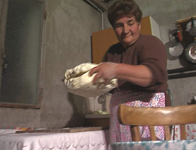 La preparazione delle Ngute 1 -  Un dolce pasquale a forma di cuore per il fidanzato