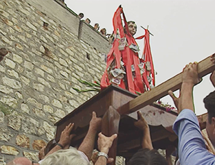 La processione ed i riti per festeggiare il patrono San Giovanni Battista