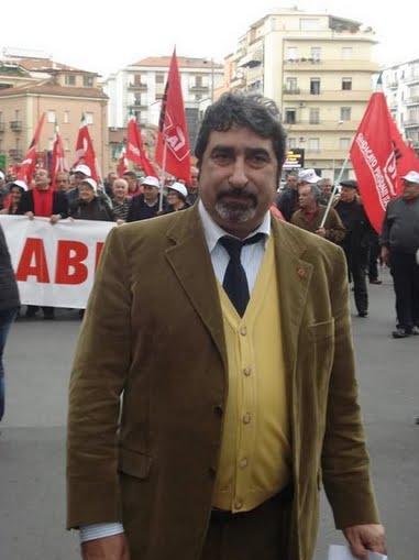 Sergio Genco in marcia alla manifestazione di Cosenza