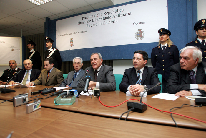 Operazione Arcobaleno: Il Procuratore Nazionale antimafia Piero Grasso in Questura a Reggio