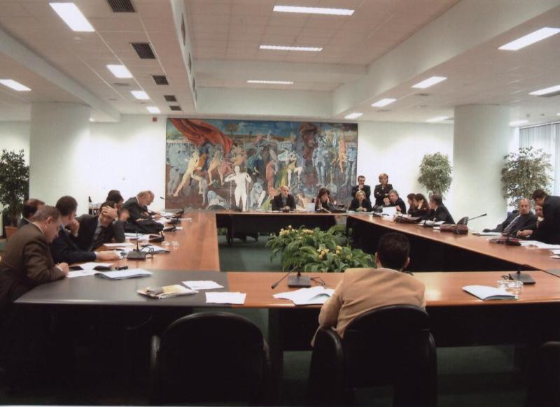 Una riunione della II Commissione ''Bilancio'' del Consiglio regionale