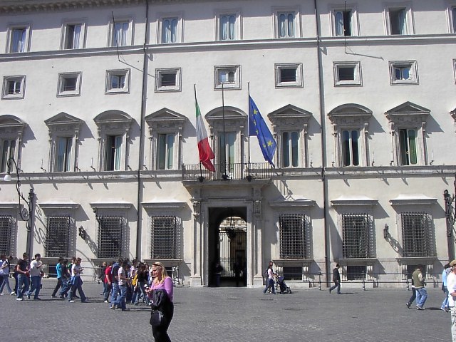 Un particolare di Palazzo Chigi, dove ha sede il Governo nazionale