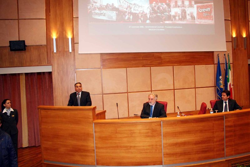 Il presidente Bova durante l'intervento nell'Auditorium ''Nicola Calipari''