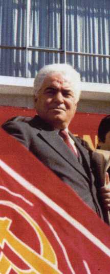 Il Sen. Pasquale Poerio sul palco di piazza Rossi a Catanzaro negli anni '80 
