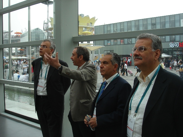 Il Commissario Beniamino Quintieri fa da guida alla delegazione calabrese al World Expo 2010 di Shanghai