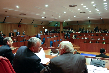 Il Presidente del Consiglio regionale Francesco Talarico presiede una seduta di Consiglio